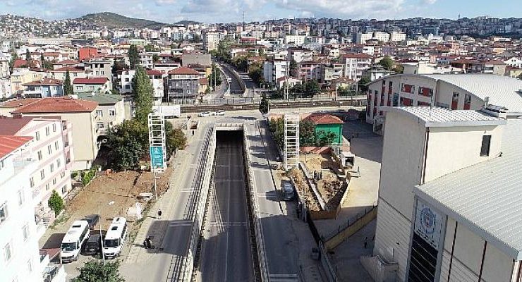 Büyükşehir, Darıca Okul Yolu Caddesi’nde yaya üstgeçidi yapıyor