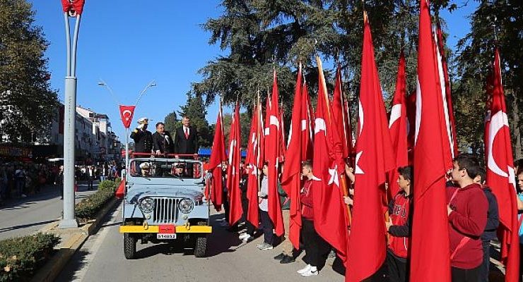 Cumhuriyet Coşkusu Gölcük’ü Sardı