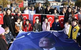 Kadıköy’de 9’u 5 Geçe Ata’ya Saygı Zinciri Oluşturuldu