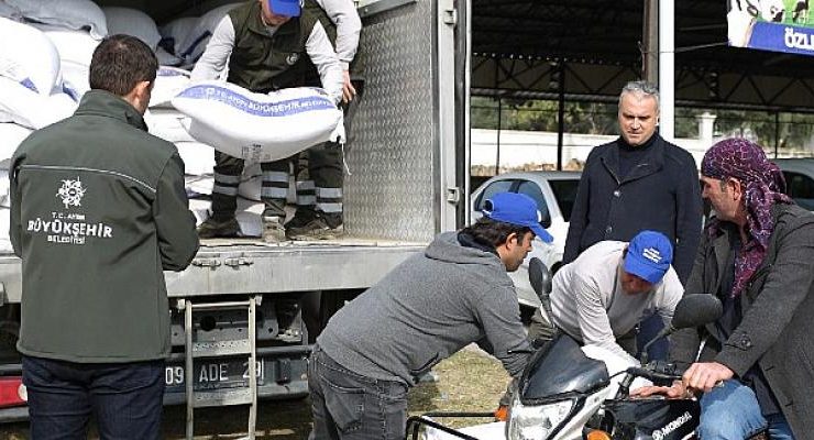 Aydın Büyükşehir Belediyesi’nden Küçük Aile İşletmelerine Yem Desteği