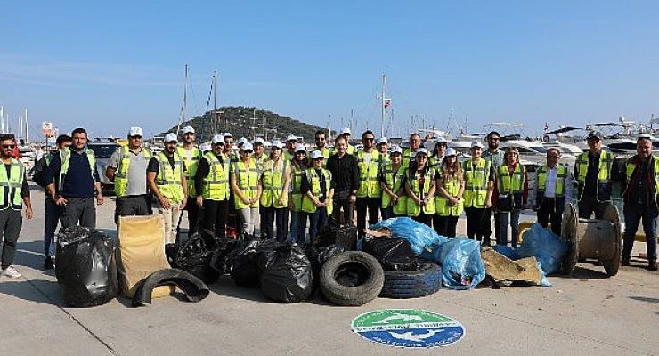 Balıkçı Barınağı’nda 200 kg atık toplandı