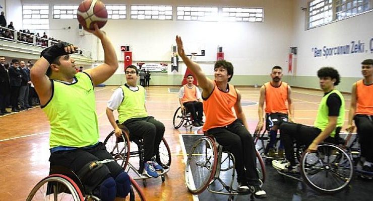 Bornova’da farkındalık yaratan maç