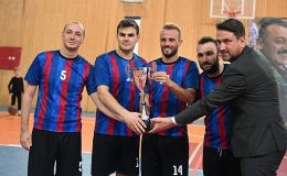Kazanan yine dostluk oldu