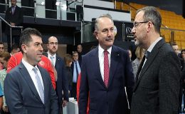 VakıfBank Spor Kulübü, Gençlik ve Spor Bakanı Dr. Mehmet Muharrem Kasapoğlu ve Kars'ın genç sultanlarını ağırladı