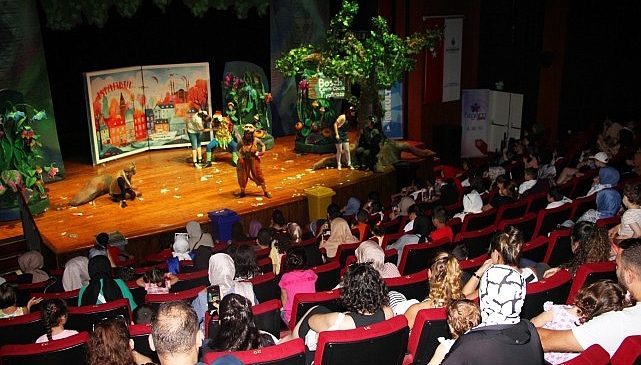 Bosch Çevre Çocuk Tiyatrosu engelli çocuklarımız için sahneye çıktı
